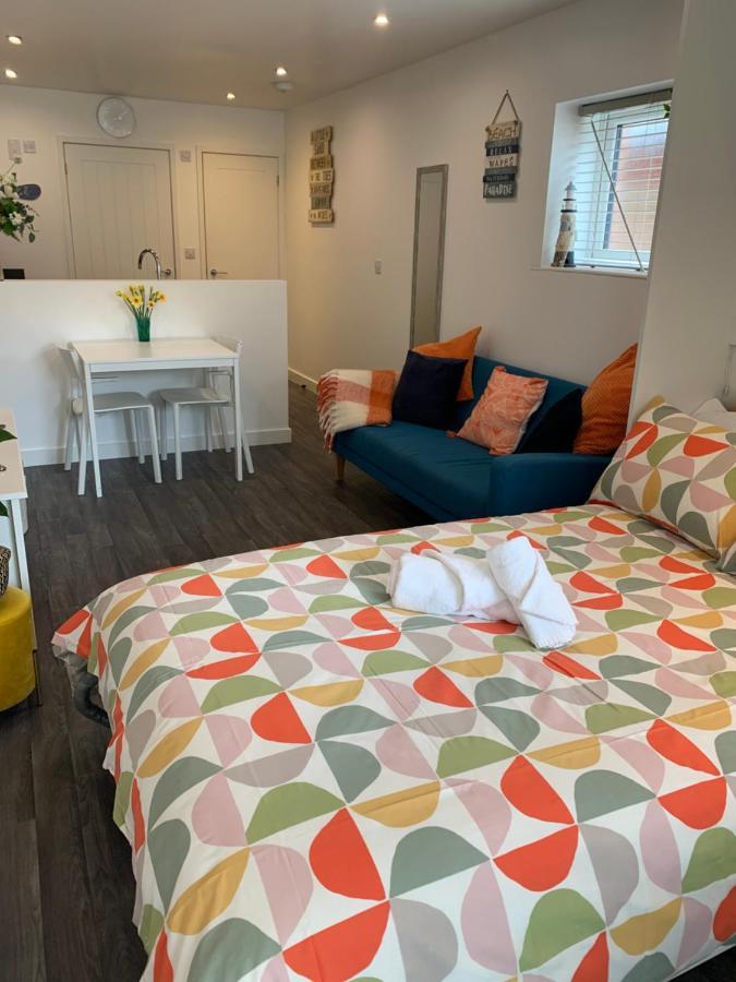 Bournemouth Nr Town Beach Train Coach Shops Lovely Entire Apartment Allows Quiet Good Dogs Eksteriør bilde