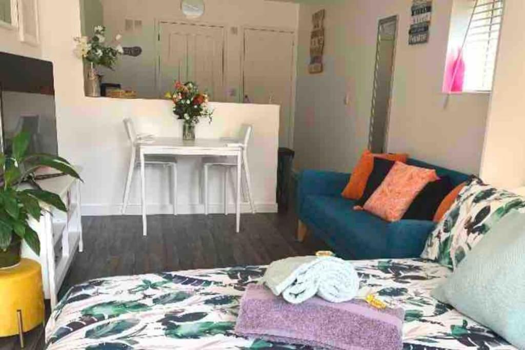 Bournemouth Nr Town Beach Train Coach Shops Lovely Entire Apartment Allows Quiet Good Dogs Eksteriør bilde